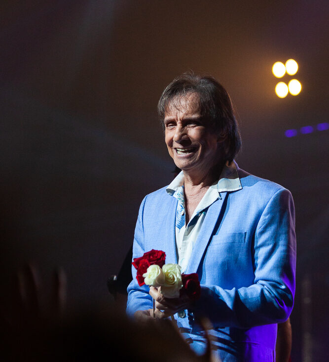 Roberto Carlos faz show no Rio de Janeiro e presenteia os f&atilde;s com uma noite  de grandes emo&ccedil;&otilde;es, no dia 29 de julho